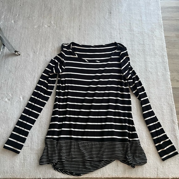 BCBG MAXAZRIA Blouse Long Sleeve Womens XS Light Weight Black White Striped Lane - Picture 5 of 8